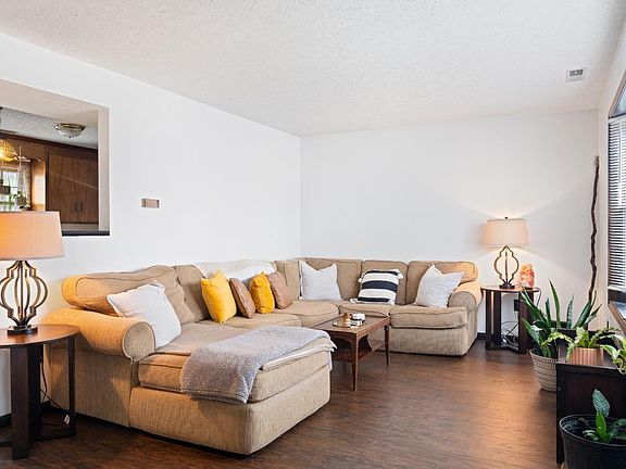 3rd image of 407 W Cadbury Dr