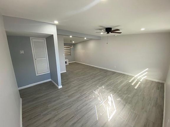 3rd image of 9313 Envoy Way