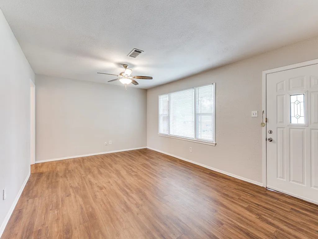 3 bed, 1286 sqft, $1,650 — Photo 3