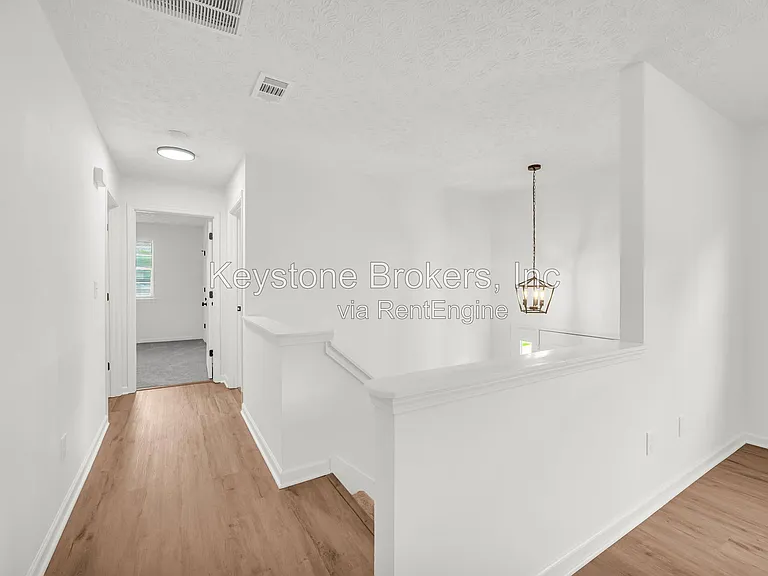 1645 Cobbs Creek Ln — Photo 2