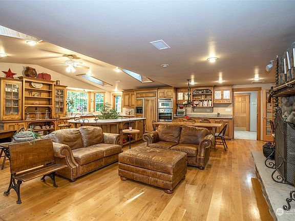 5th image of 7725 92nd Street NW