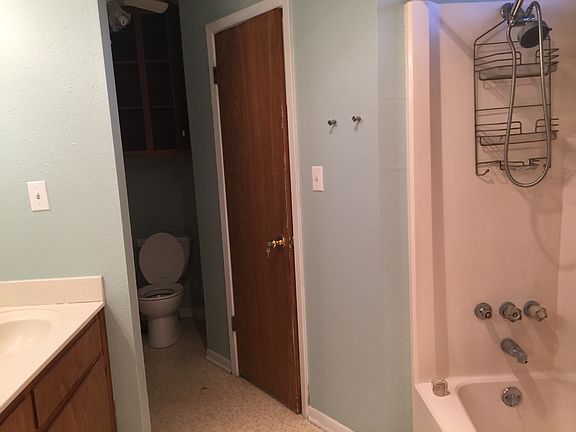 4th image of 103 Queenswood Trl