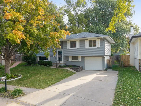 6711 S 139th Avenue Cir, Omaha, NE 68137