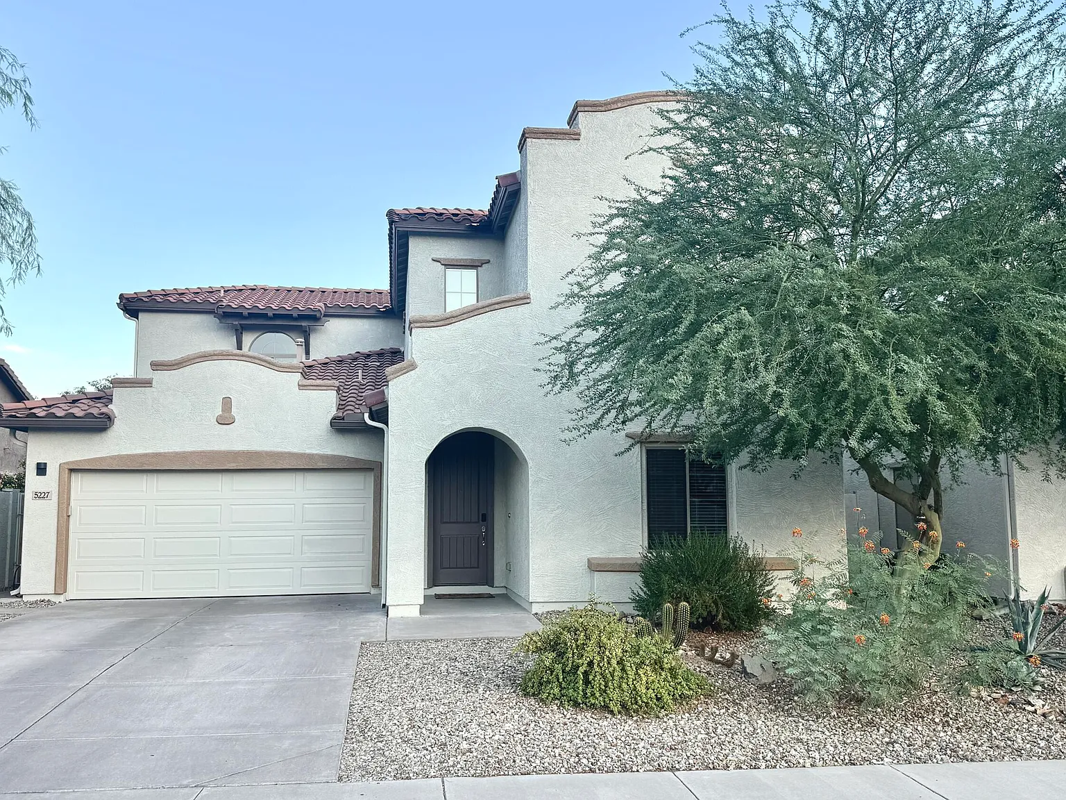 4 bed, 3.5 bath, 2810 sqft, $2,700 — Photo 3