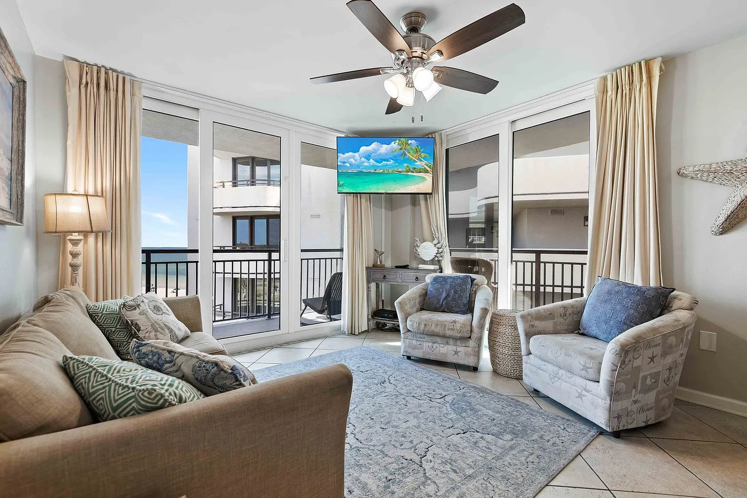 2 bed, 2.0 bath, 11431 sqft, $3,654 — Photo 2