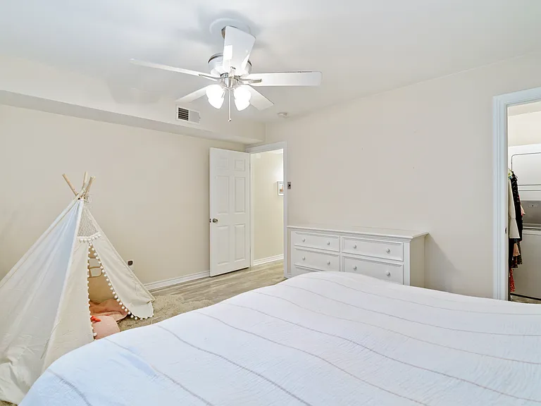 7707 Meadow Park Dr #112 — Photo 4
