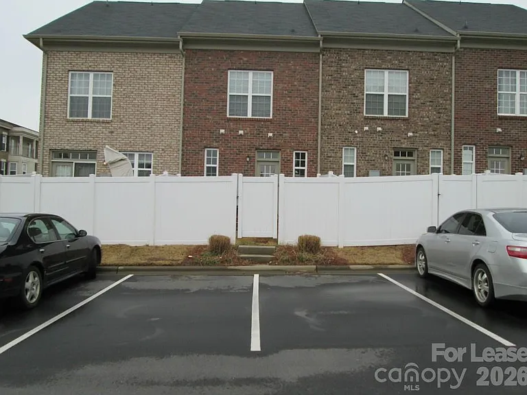9537 Longstone Ln — Photo 13