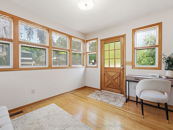 4th image of 64 Eaglewood Blvd