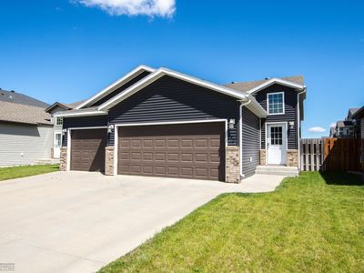 2437 67th Ave S, Fargo, ND, 58104