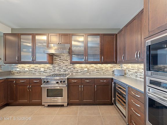 5th image of 600 N Lake Shore Dr APT 2412