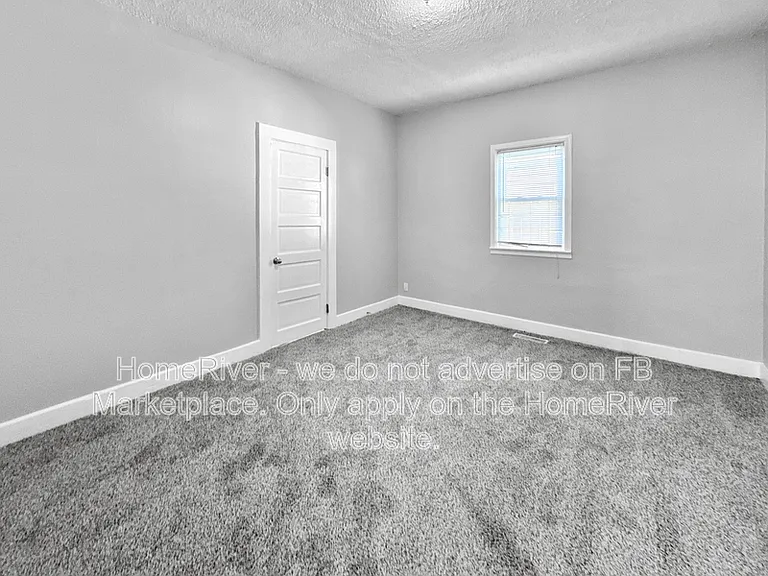 1621 E Kelly St — Photo 13