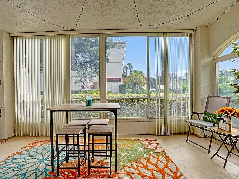 107 Half Moon Cir #H1 — Photo 42