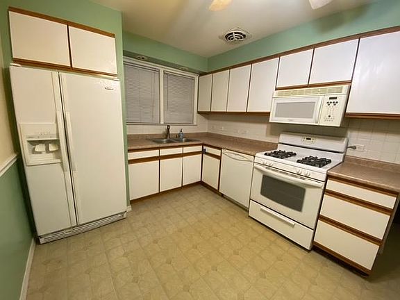 3rd image of 9013 Lavergne Ave #1S