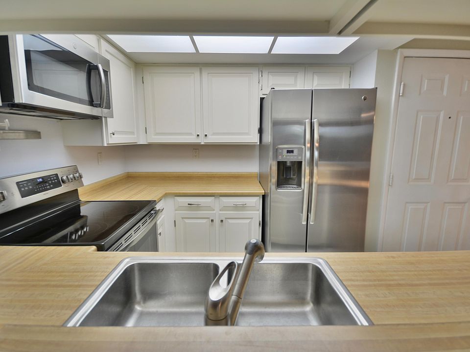 1st image of 540 N May St #2122