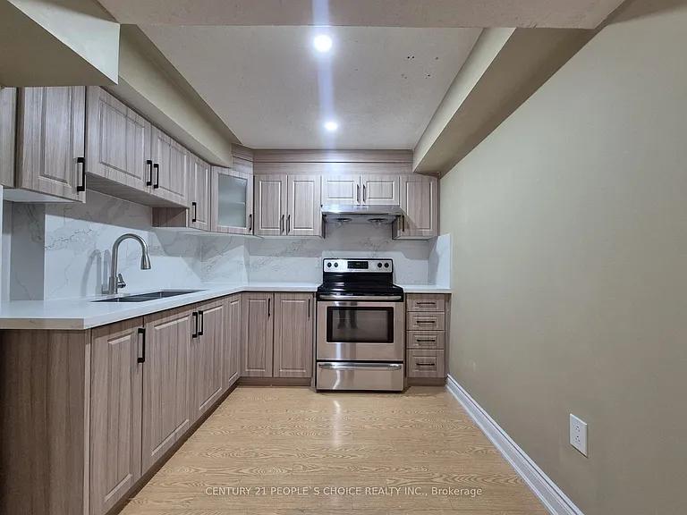 1292 Godwick Dr #LOWER — Photo 14