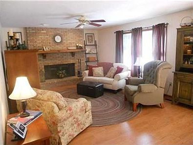 5th image of 1318 Pembroke Ct