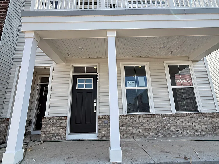229 Bronze St — Photo 2