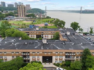 1111 River Rd APT F25, Edgewater, NJ 07020