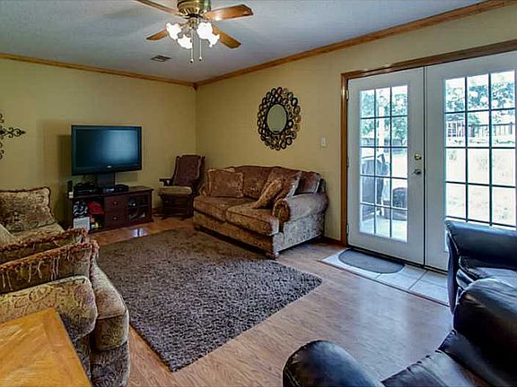 4th image of 300 Canterbury Dr
