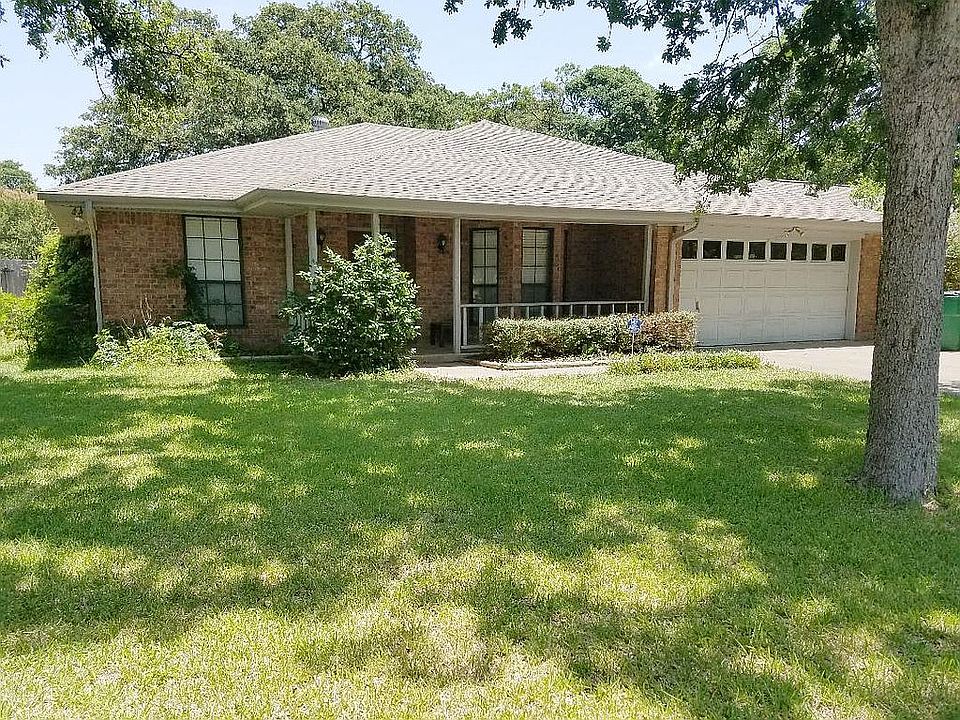1st image of 716 Brazos Ave