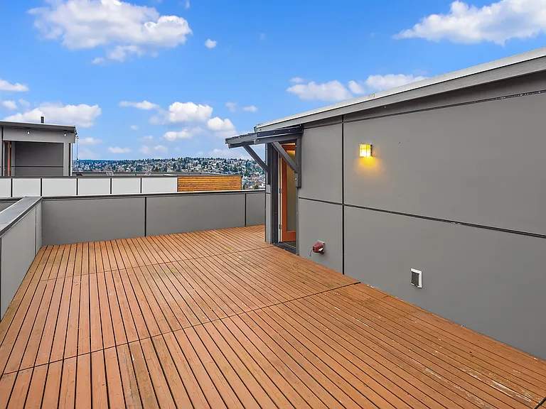 410 W Fulton St — Photo 20