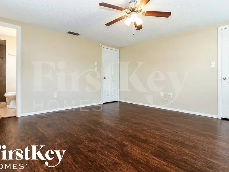 7124 Cay Dr — Photo 9