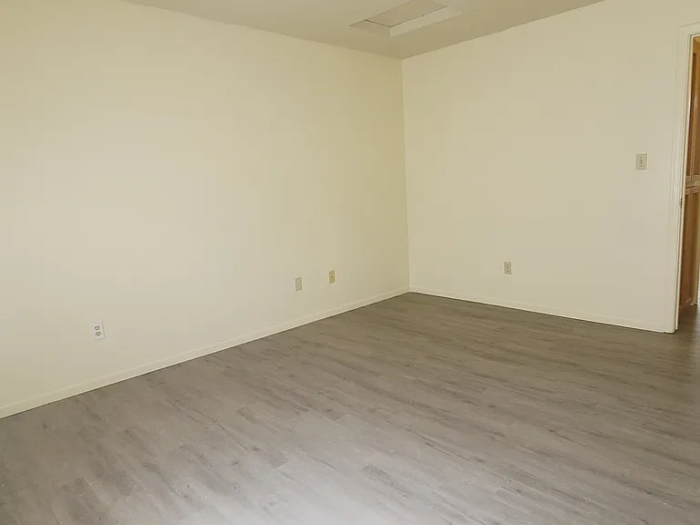 1790 Tanya Ln #B — Photo 5