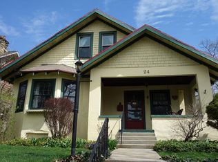 24 Edgecliff Rd, Carnegie, PA 15106