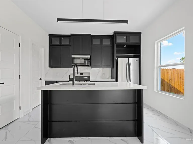 609 Buccaneers Dr #1 — Photo 2