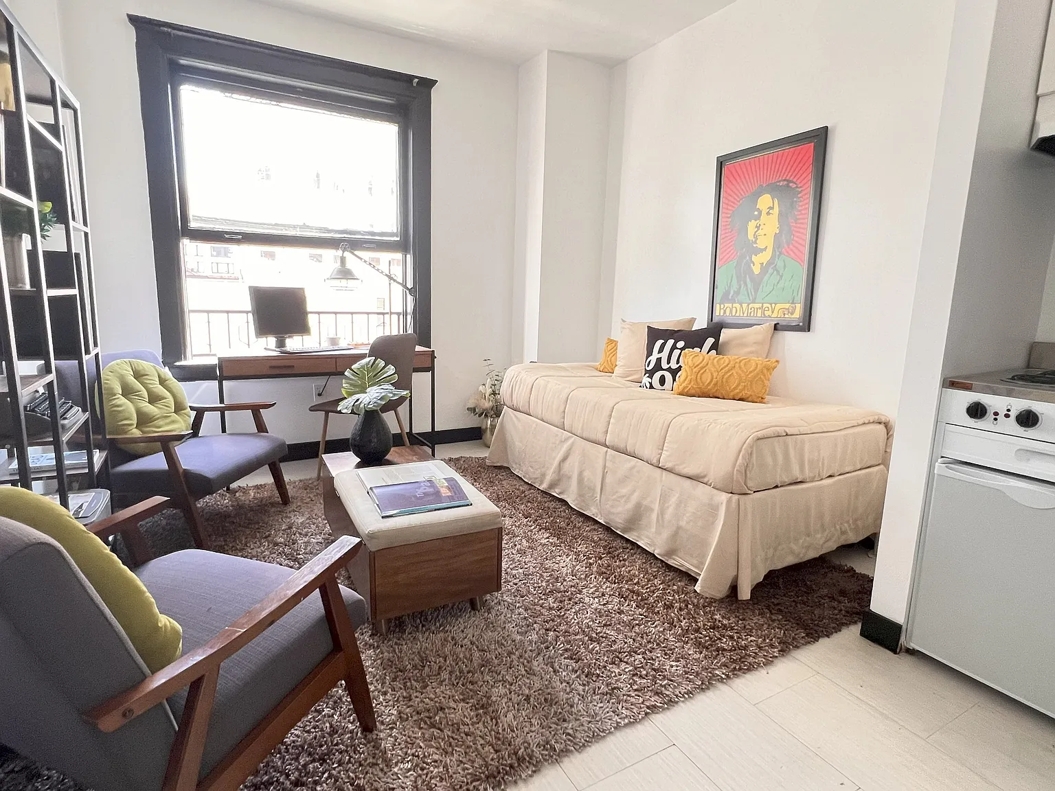Hayward Manor Apartments — Photo 4
