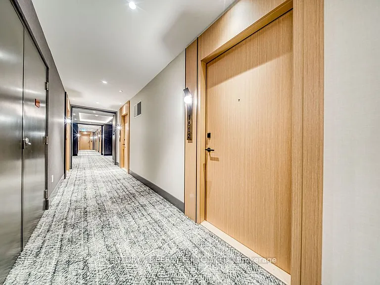 60 Central Park Dr #1802 — Photo 4