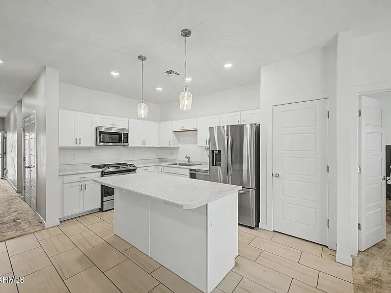 35211 W Santa Barbara Ave — Photo 3