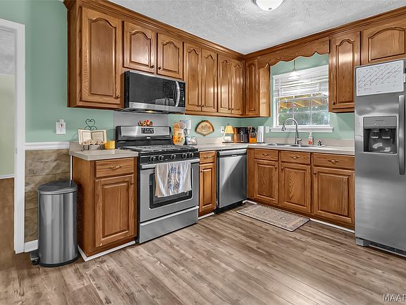 3rd image of 6725 Spring Valley Dr