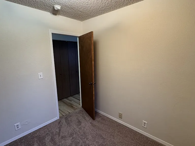 110 N Yellowstone Ave — Photo 9
