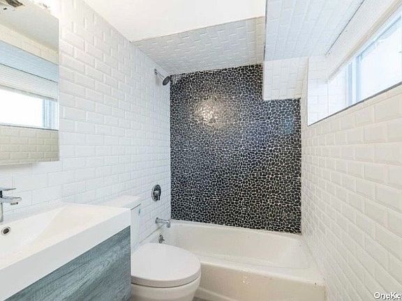3rd image of 251 W Broadway APT 109