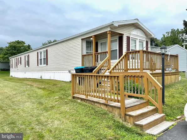 439 W Cedar St, Palmyra, PA 17078