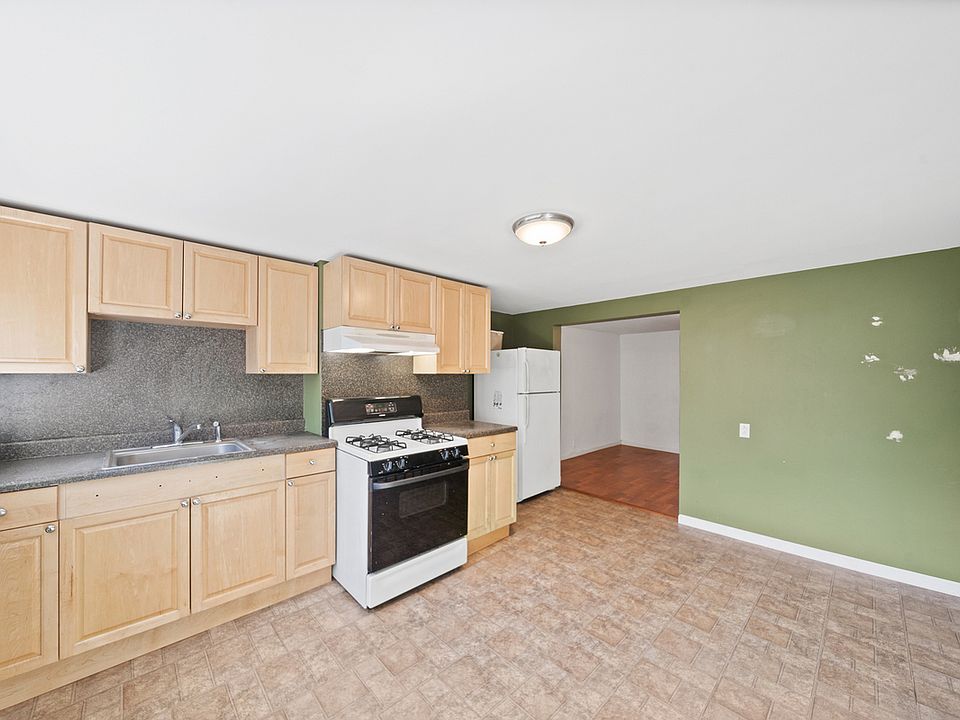 1st image of 504 President St #C