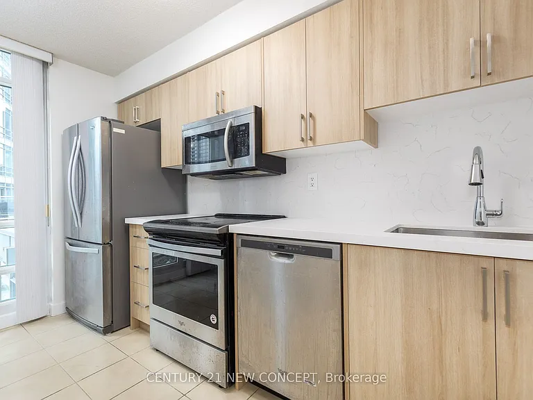 381 Front St W #501 — Photo 13