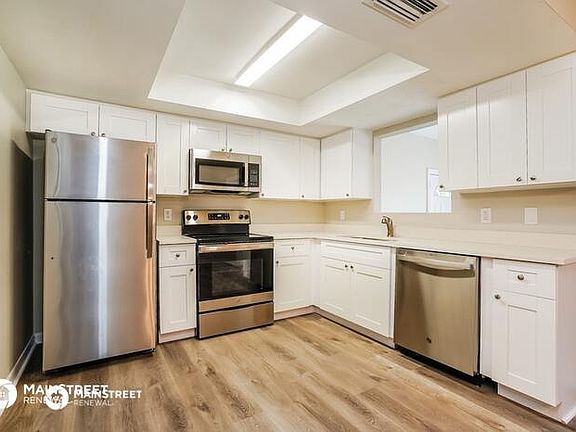 5th image of 1617 Rush Ave