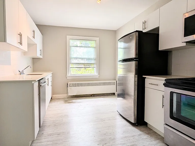 136 Weber St E #8 — Photo 9