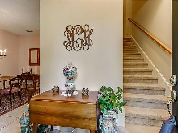 2nd image of 1564 Park Ln