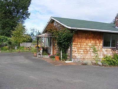 Side entrance to family room