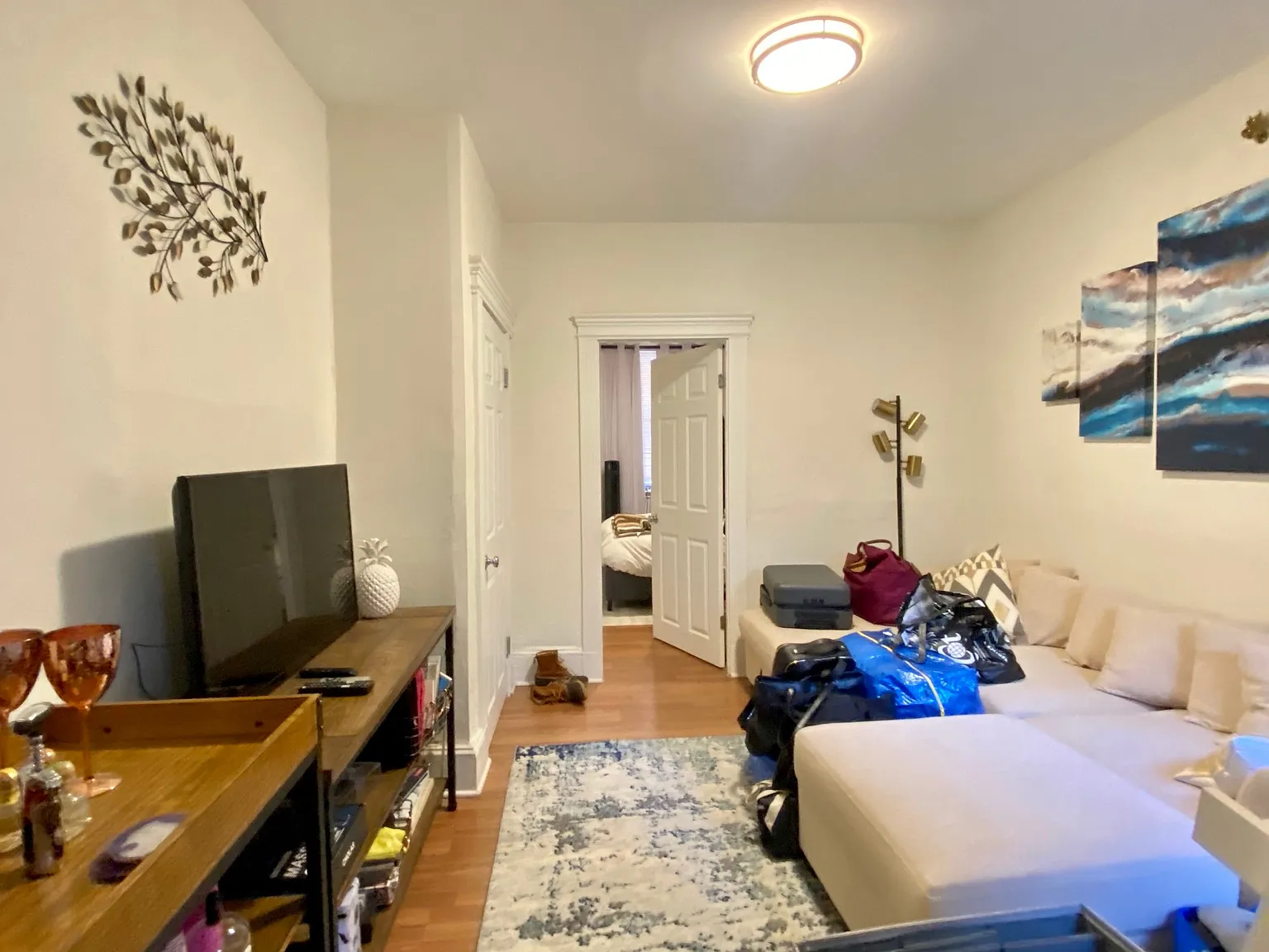 2 bed, 850 sqft, $3,850 — Photo 1