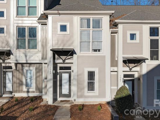 1049 Park West Dr, Charlotte, NC 28209