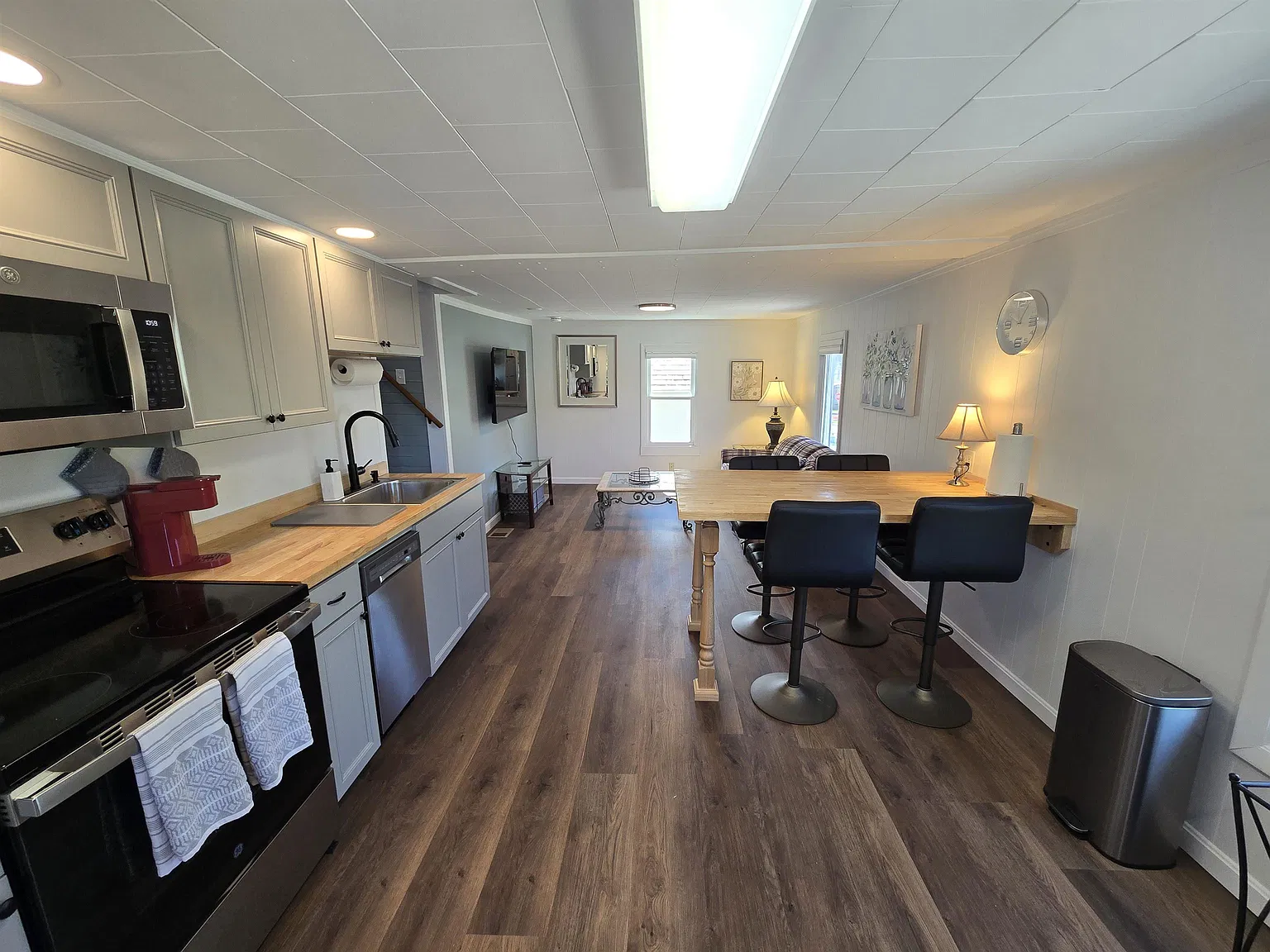 2 bed, 950 sqft, $2,000 — Photo 1