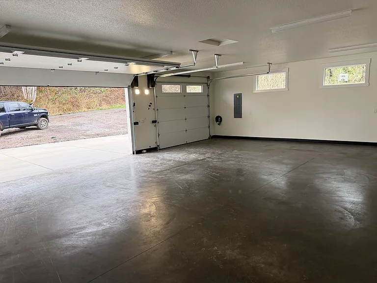 228 Alpenridge Rd — Photo 10