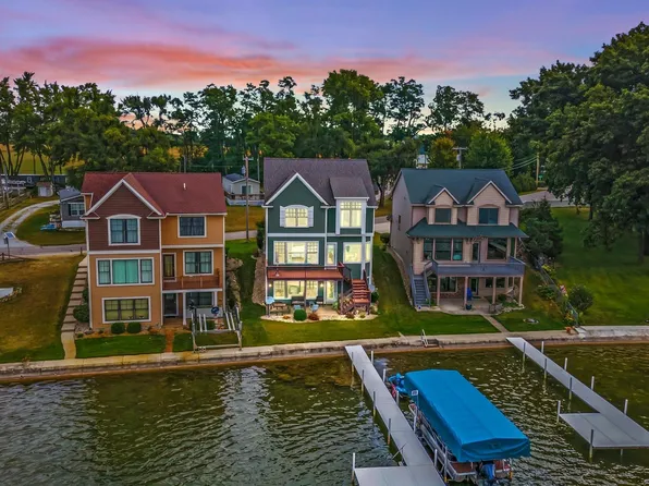 2255 W Orland Rd, Angola, IN 46703