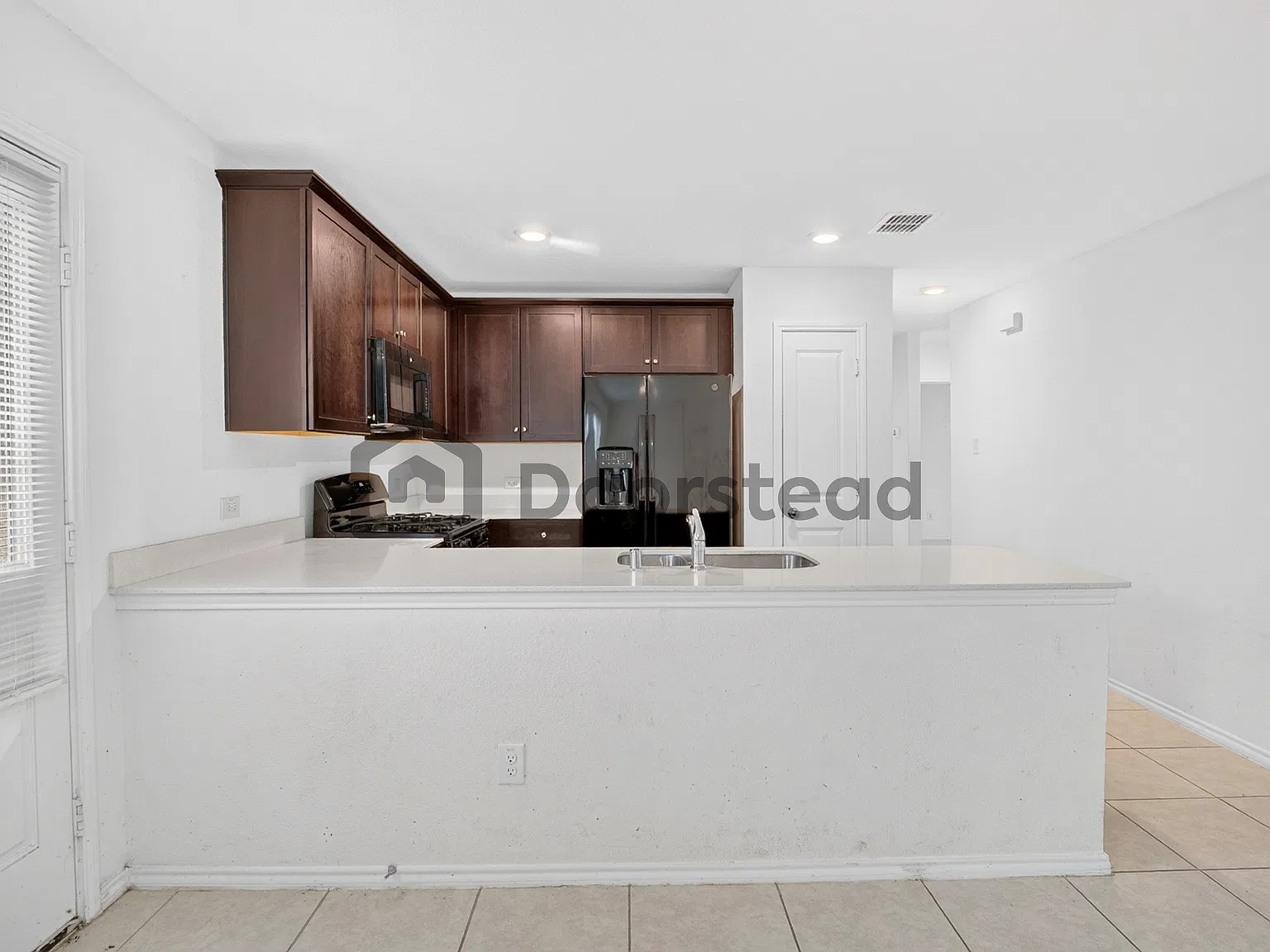 3 bed, 2.0 bath, 1491 sqft, $1,900 — Photo 3