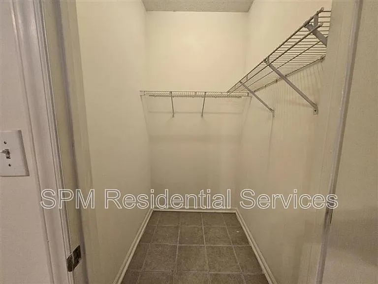2705 Mayfair Dr #H-104 — Photo 8