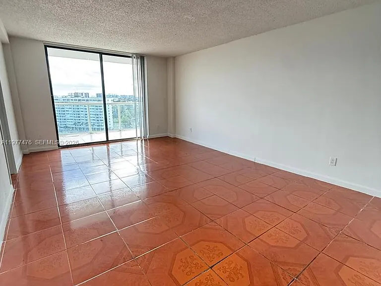 13499 Biscayne Blvd #1114 — Photo 3